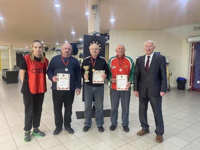 Сегодня, 17 апреля 2026 года в Ледовом Дворце спорта (пр-т Строителей, 23) состоялись областные соревнования по дартсу среди председателей и членов президиума первичных организаций Белорусского общественного объединения «Ветераны физической культуры и спо