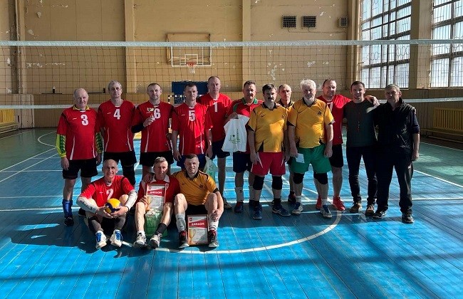 В Светлогорске состоялся ветеранский турнир по волейболу.