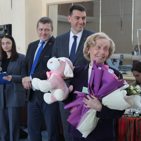 Почти 60 лет назад Елена Волчецкая завоевала в Токио золотую олимпийскую медаль по спортивной гимнастике