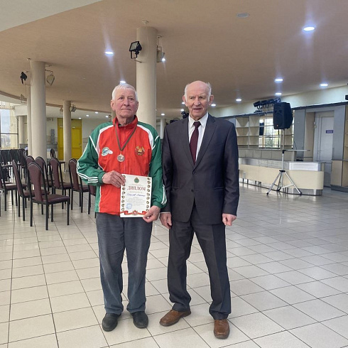 Сегодня, 17 апреля 2026 года в Ледовом Дворце спорта (пр-т Строителей, 23) состоялись областные соревнования по дартсу среди председателей и членов президиума первичных организаций Белорусского общественного объединения «Ветераны физической культуры и спо