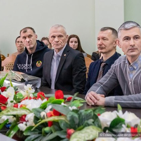 Заслуженному тренеру нашей страны Олегу Евстратову —75!