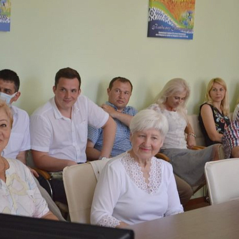 Галина Корчагина и Евгений Лосев принимали поздравления с 75-летием