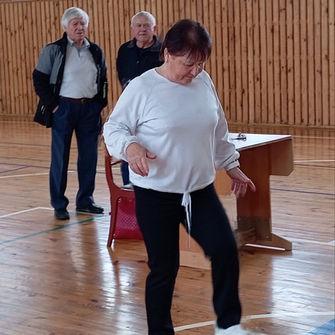 Ветераны спора провели соревнования по футбольному снайперу