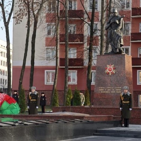 В Гомеле отпраздновали 80-летие освобождения города от немецко-фашистских захватчиков